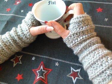 Crochet tutorial for fingerless gloves / cuffs "Lina"