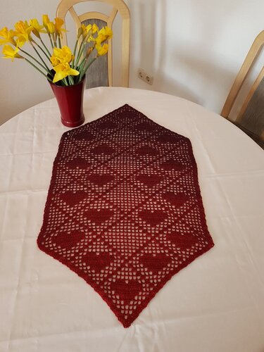 Tischdecke/ Läufer "Hearts" 84x48 cm, Häkelanleitung