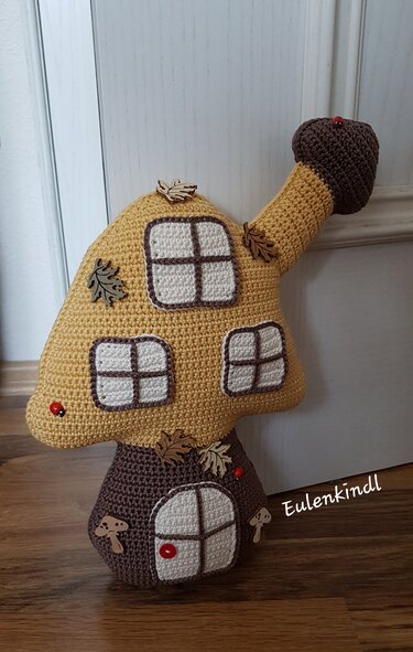 Häkelanleitung Pilzhäuschen (Deko / Türstopper)