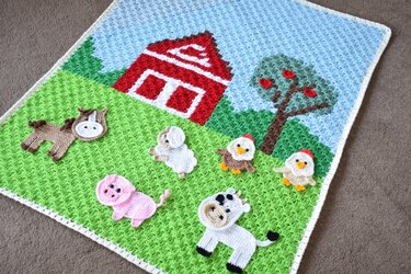 Farm animal frieds applique blaket- horse, sheep, cow, chicken, pig, crochet baby blanket pattern