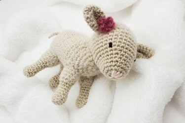 Häkelanleitung Lämmchen Leni