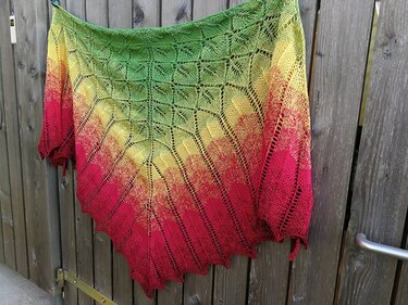Strickanleitung "Rote Sonnenblume" Dreieckstuch