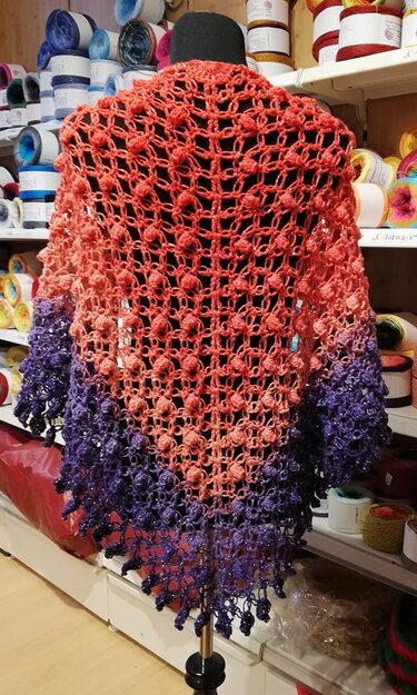 Gehäkeltes Tuch "LOVE-POESIE" - Häkeln