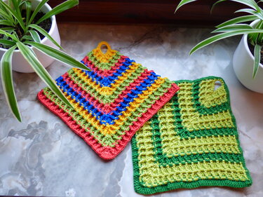 Häkelanleitung Topflappen im Waffelmuster