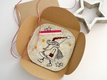 ITH Stickdatei Geschenkanhänger Nikolaus 10x10cm  und 13x13cm - Sticken