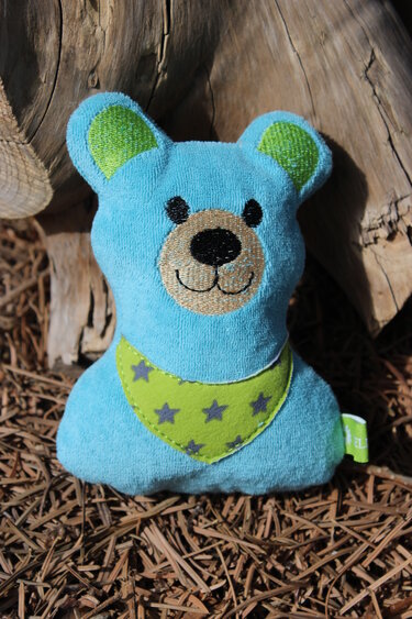 Bärli mit Halstuch Stickdatei ♥ ITH 13x18 - Sticken