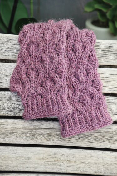 Fingerless Gloves "Kjellrun", 2 sizes - Knitting