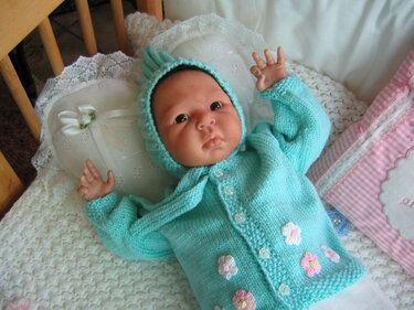 Strickanleitung Babygarnitur BIBI Gr. 50 für Baby und Reborn - Bild 9