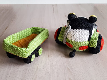 Traktor mit Hänger - Häkelanleitung, grüner Traktor, Amigurumi Jungs