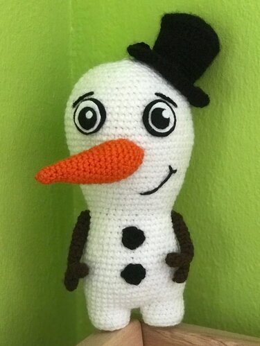 Häkelanleitung Frosty der aus der Form geratene Schneemann