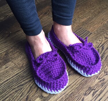 Crochet Loafers Slippers for beginner, easy crochet pattern, family sizes