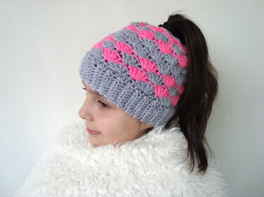 Messy bun hat pattern Winter beanie with hole for hair - Crochet