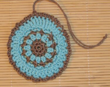 Dekorative gehäkelte Ostereier in 3 Farbvarianten - Häkeln