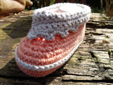 Häkelanleitung Babyschuhe - Bild 8