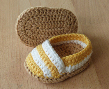 Crochet pattern for cute doll's espadrilles and clogs - Image 3
