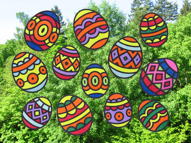 Fensterbild – Bunte Ostereier, Größe 3-4 – Bastelvorlagen und Anleitung - Basteln