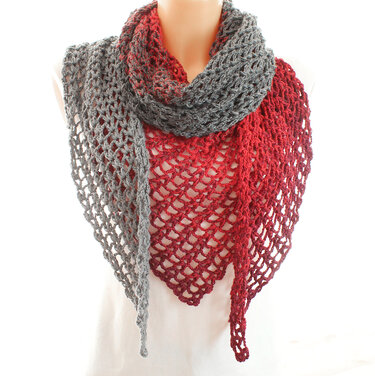 Triangle Shawl „Red Coral“ – Crochet Pattern