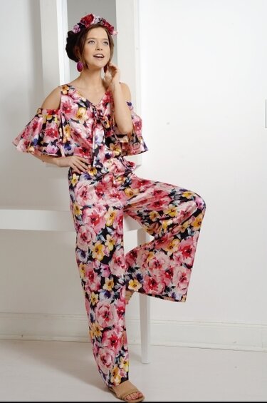 Gemusterter Seiden-Jumpsuit mit Tellerärmel und Schulter-Cut-Out - Nähen