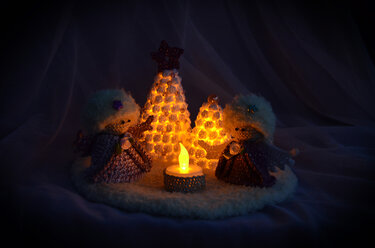 beleuchtete Winterlandschaft mit Engel Christbaum stimmungsvolle Deko Weihnachten - Häkeln