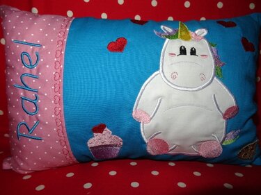dickes Einhorn inkl. Kissen ITH Stickdatei - Sticken