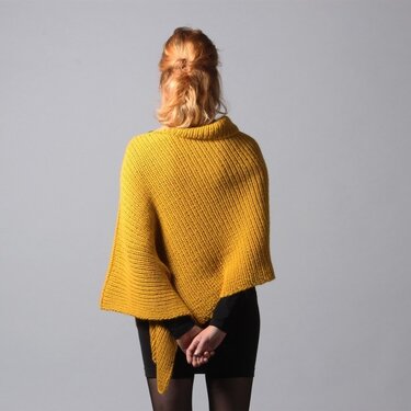 Malene Poncho - Knitting