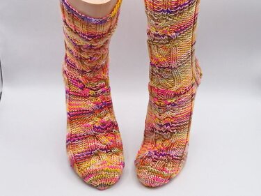 Sockenanleitung "Kleines keltisches Ornament", für Maschenzahlen 40 bis 72 - Stricken