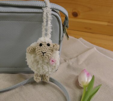 Schäfchen Flauschi  - häkle dir dein eigenes flauschiges Schäfchen - Häkeln