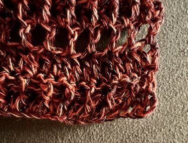 Häkelanleitung für den Schal „Zäunchen“