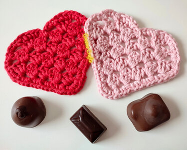Granny Stitch Heart Garland for Valentine's Day - Crochet Pattern