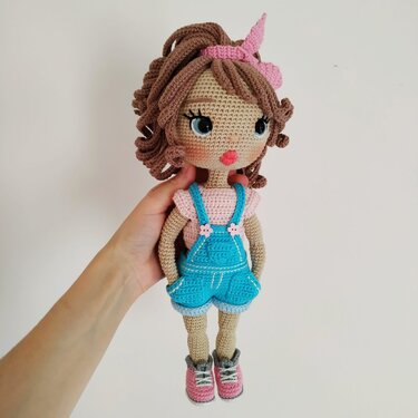 Crochet Astrid doll pattern, Amigurumi doll pattern, casual outfit Astrid