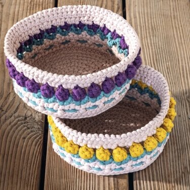 K&ouml;rbe mit Noppen - Häkeln