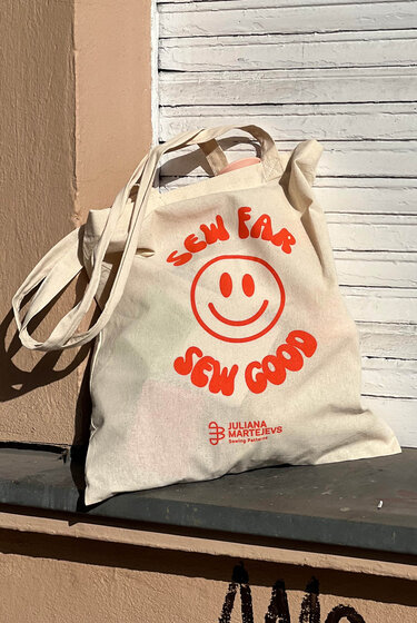 Cutting File "Sew Far, So Good" Sewing Quote Smiley Hobby Cricut Plotter - Plotting