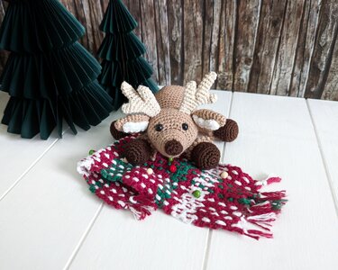 No-Sew Reindeer with Crochet-Woven Scarf - Amigurumi Crochet Pattern Set
