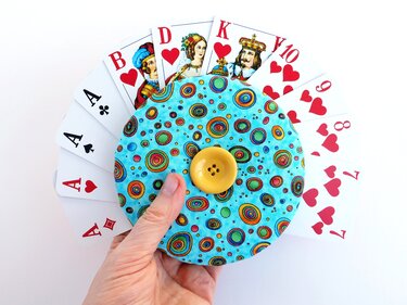 Spielkartenhalter - Schnell aus Stoffresten mit der Hand genäht - Bild 4