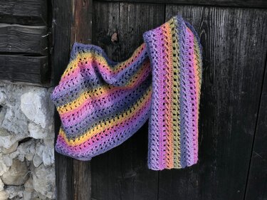 Anleitung für das Schultertuch Cottage Garden mit nur einem Bobbel gehäkelt - Häkeln