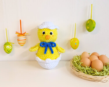 Hatching Chick Plush Toy for Easter - No Sew Crochet Pattern for Beginners