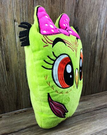 Limonengrünes, gesticktes Eulen-Kissen mit großen Augen und pinker Schleife, Seitenansicht
