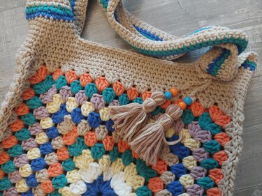 Häkelanleitung: Granny Square Wendetasche – farbenfroh, beidseitig tragbar! - Bild 10