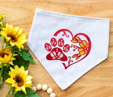 Stickdatei Herz mit Hundepfote floral in 6 Größen, Maschinenstickdatei - Sticken