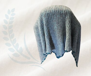 Triangular shawl "TUNISIAN" crocheted with shell border – for Intermediate