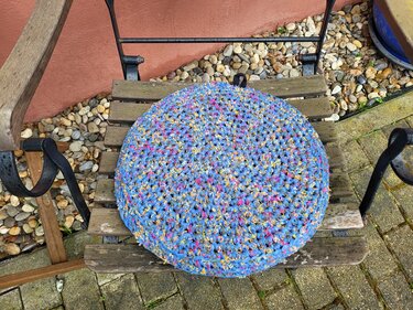 Sitzkissen Flower Power - Häkeln