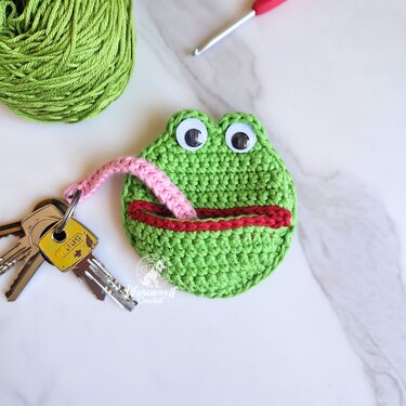 Key storage frogkey crochet pattern