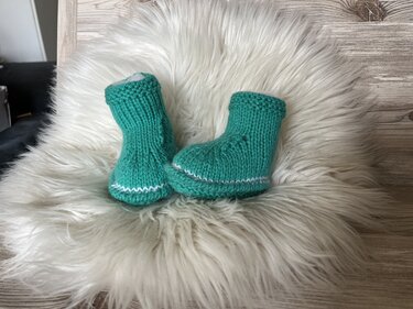 Strickanleitung Babyschuhe bis ca. 6 Monaten tragbar