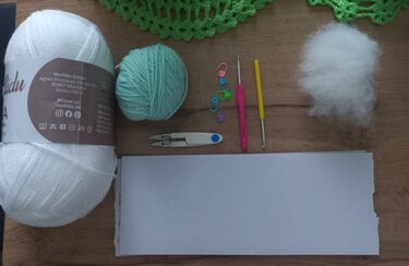 Deko Schriftzug HOME – gehäkelter Wohnakzent in Wunschfarben - Häkeln