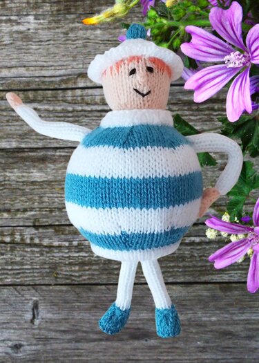 TeaCosyFolk's I'm a Little Teapot Doll Knitting Pattern