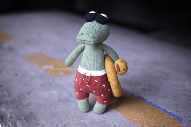 My friendly crocodile Alan (PDF knitting pattern)