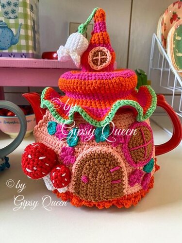 Häkelanleitung Kannenwärmer „Feenhaus“ – DIY Teekannenüberzug