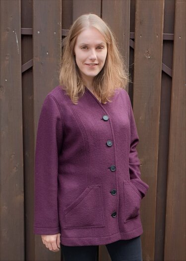 Melly – Halblanger Mantel mit Knopfleiste, Stehkragen & Bindeband BU 80-116 - Bild 8