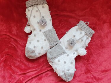 Strickanleitung Weihnachtssocke mit Schneeflocken 50 cm lang.
