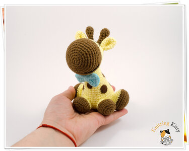 Amigurumi Happy the Giraffe - Crochet